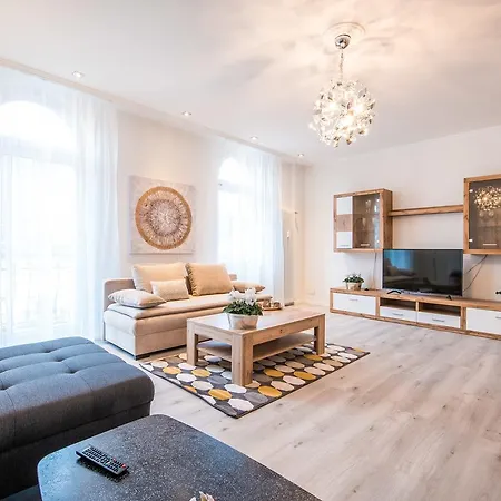 Apartment Ferienwohnung Am Augustaplatz
